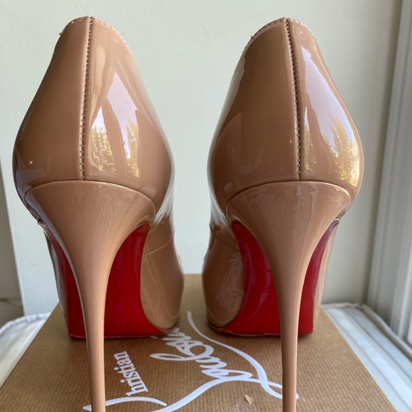 Christian Louboutin New Very Prive 38.5 or 8.5 - Picture 5 of 11